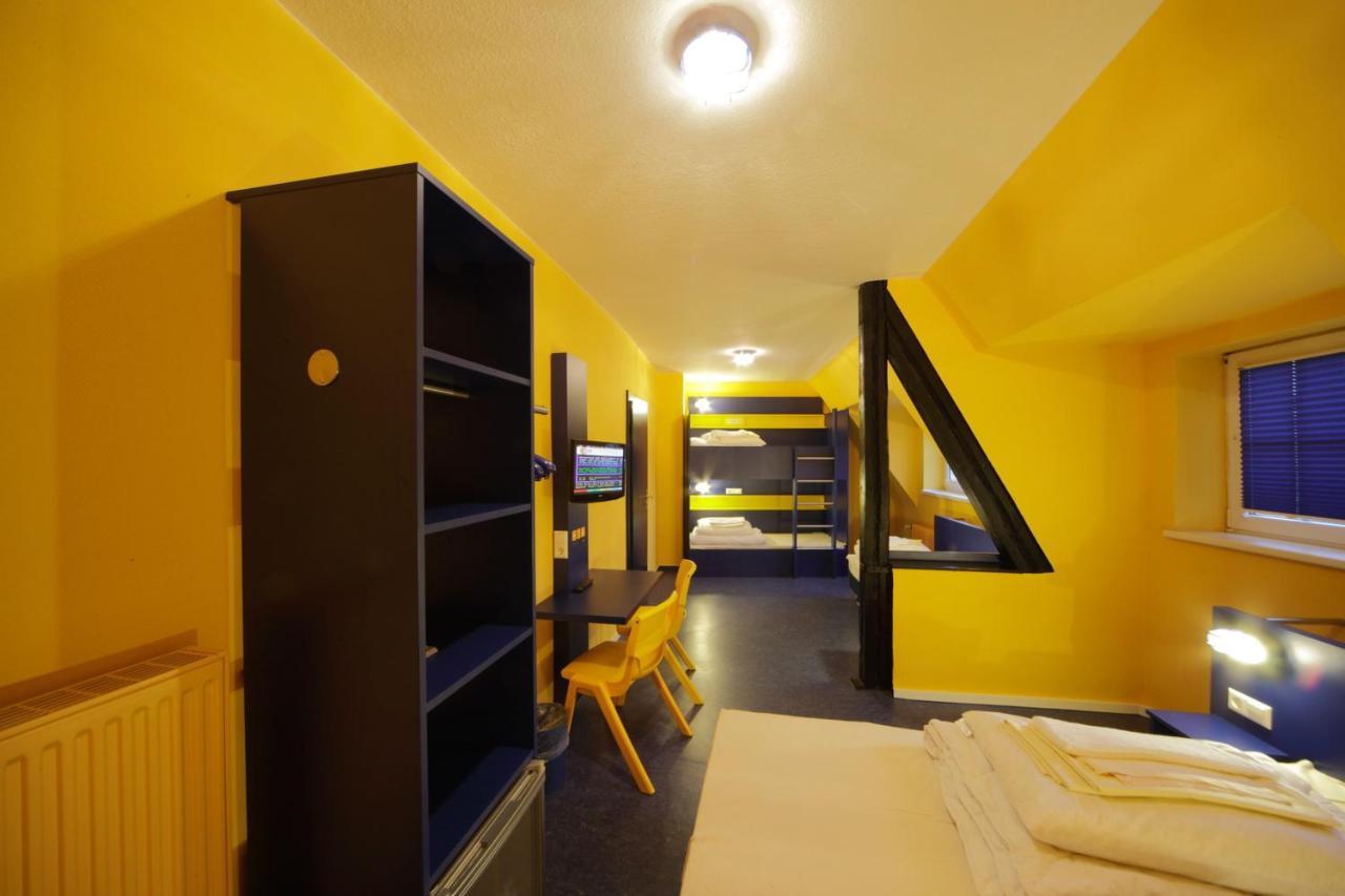 Bed'Nbudget Expo-Hostel Dorms Хановер Екстериор снимка