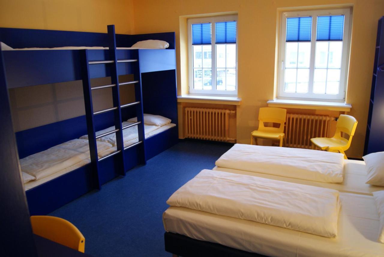 Bed'Nbudget Expo-Hostel Dorms Хановер Екстериор снимка