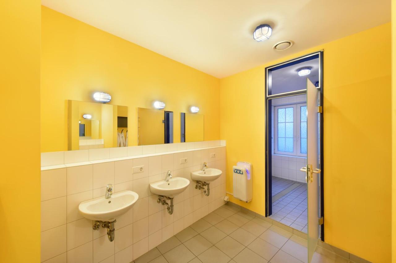 Bed'Nbudget Expo-Hostel Dorms Хановер Екстериор снимка